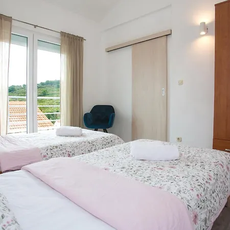 With Parking Space Necujam, Solta - 5178 Apartment *